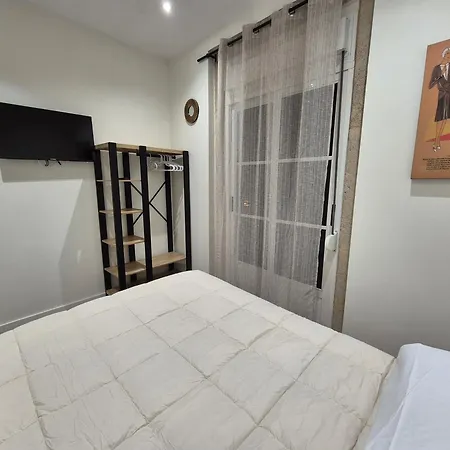 Apartament Escola *