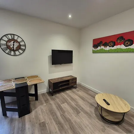 Apartament Escola